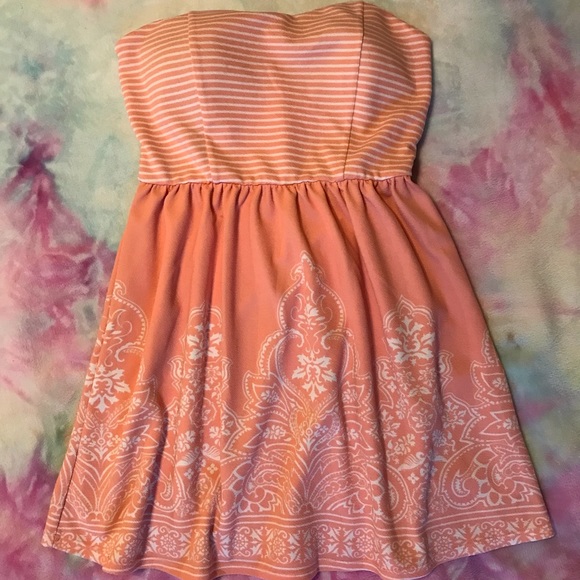 💋 Pink and White Halter Mini Dress with lots of flow 💋 - Picture 1 of 5